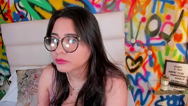 Liana Bernocchi online show from 11/23/25, 08:52