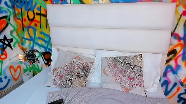 Liana Bernocchi online show from 12/20/25, 08:27