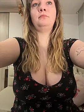 emerieskye20 online show from 02/06/26, 06:44