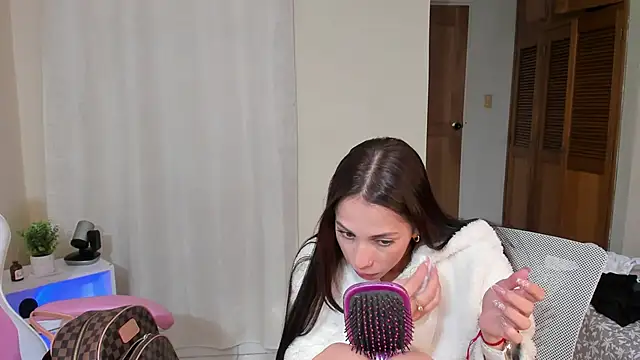 shanakendal2 online show from 02/18/25, 08:14