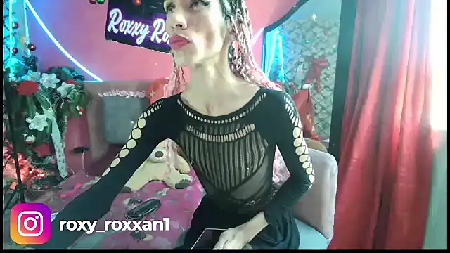 Snapshot of roxy_roxxan chatting on 12/09/24, 04:47 roxy roxxan online show from 12/09/24, 04:47