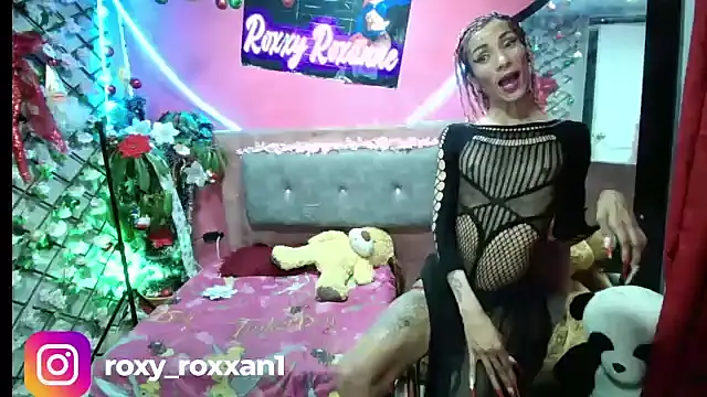 Snapshot of roxy_roxxan chatting on 12/10/24, 02:05 roxy roxxan online show from 12/10/24, 02:05