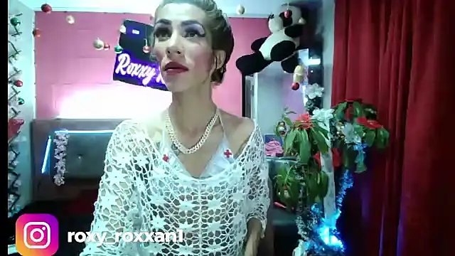 Snapshot of roxy_roxxan chatting on 12/30/24, 03:25 roxy roxxan online show from 12/30/24, 03:25