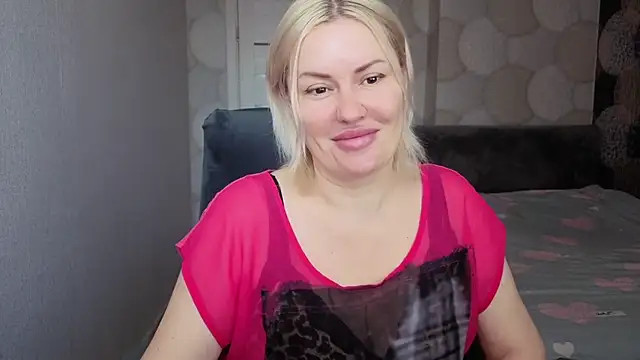 Snapshot of natusik chatting on 06/14/26, 01:58 natusik online show from 06/14/26, 01:58