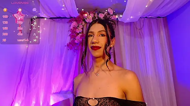 sofiaa grey  online show from 03/06/25, 12:30