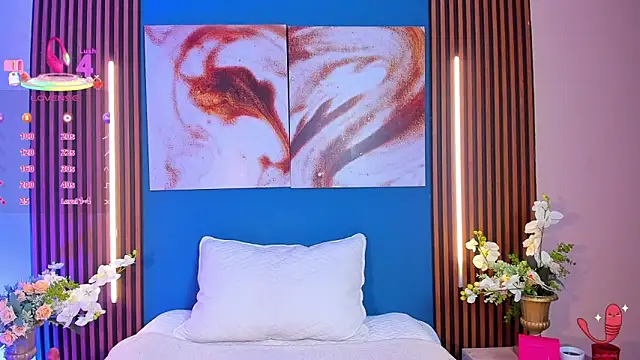 sofiaa grey  online show from 09/11/25, 12:49