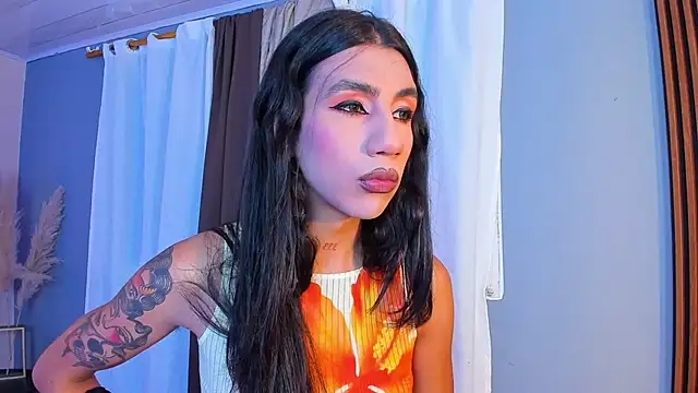 sofiaa grey  online show from 11/01/25, 01:02