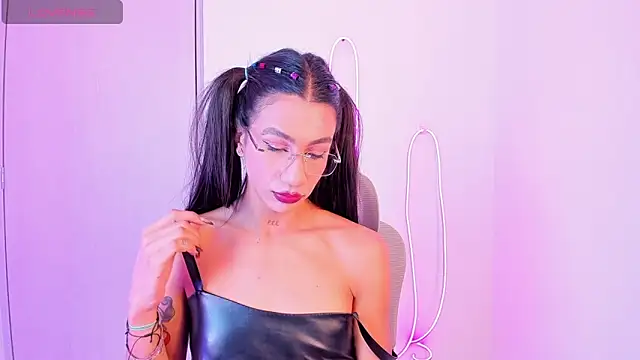 sofiaa grey  online show from 12/19/25, 02:46