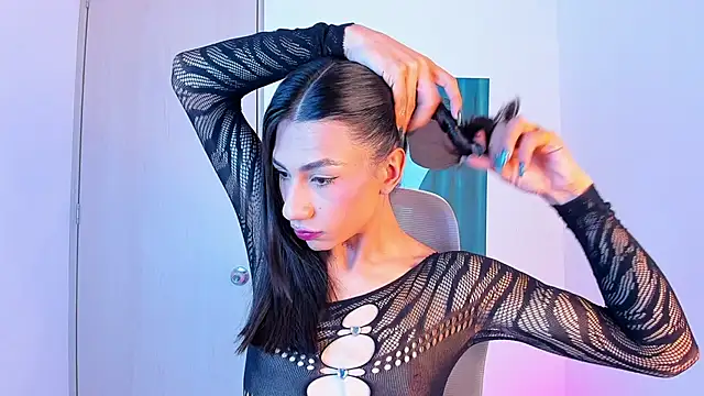 sofiaa grey  online show from 03/29/26, 03:56