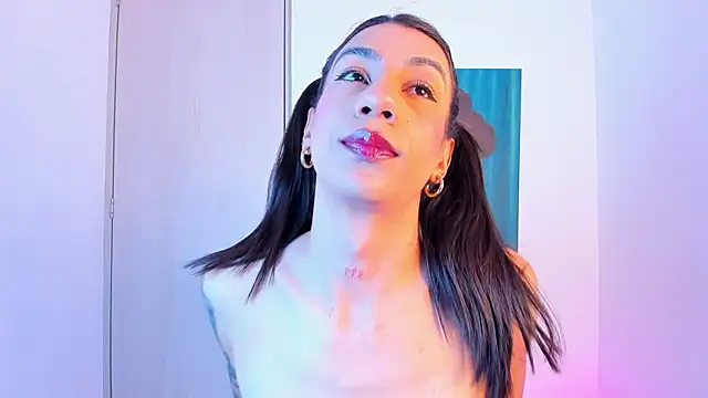 sofiaa grey  online show from 04/03/26, 12:14