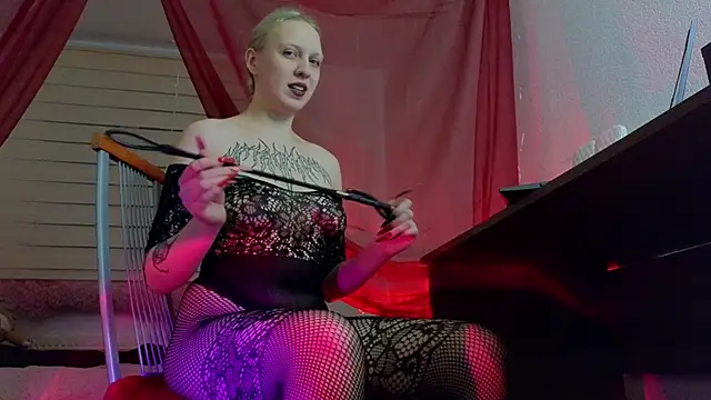 Martha Hoffman online show from 01/05/25, 03:55