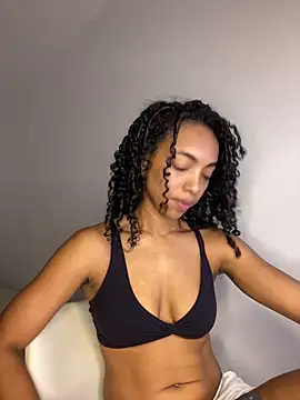 nicoleebony1 online show from 05/15/26, 04:36
