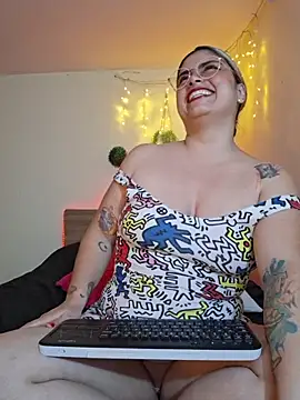 Juliietha servas online show from 01/14/26, 01:44