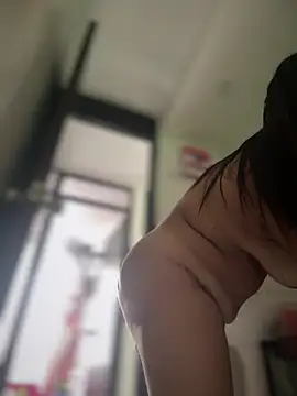 Snapshot of Sol_biglips chatting on 02/20/25, 04:25 Sol biglips online show from 02/20/25, 04:25