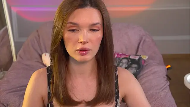 Snapshot of Eva_Golden chatting on 05/15/26, 04:25 Eva Golden online show from 05/15/26, 04:25