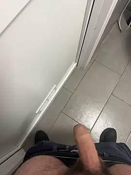 Snapshot of _themask_ chatting on 02/17/25, 09:08  themask  online show from 02/17/25, 09:08