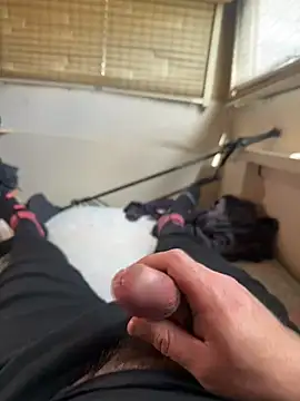 Snapshot of _themask_ chatting on 02/28/25, 12:42  themask  online show from 02/28/25, 12:42