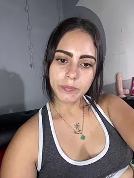 Snapshot of Azuna25 chatting on 04/27/26, 11:14 Azuna25 online show from 04/27/26, 11:14