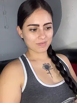 Snapshot of Azuna25 chatting on 06/22/26, 11:24 Azuna25 online show from 06/22/26, 11:24