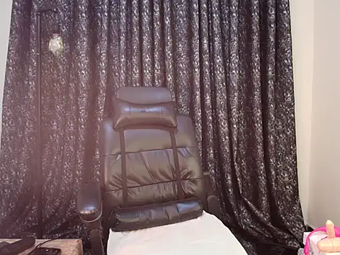 ebony shilly3 online show from 09/29/25, 11:09