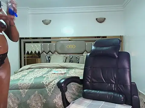 ebony shilly3 online show from 11/26/25, 12:00