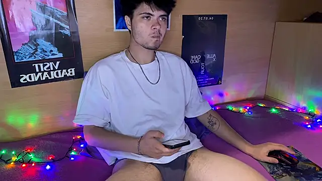 Snapshot of mystrauud chatting on 10/13/25, 03:34 mystrauud online show from 10/13/25, 03:34