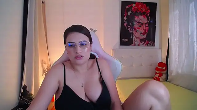 esmeraldaa230 online show from 01/14/25, 07:53