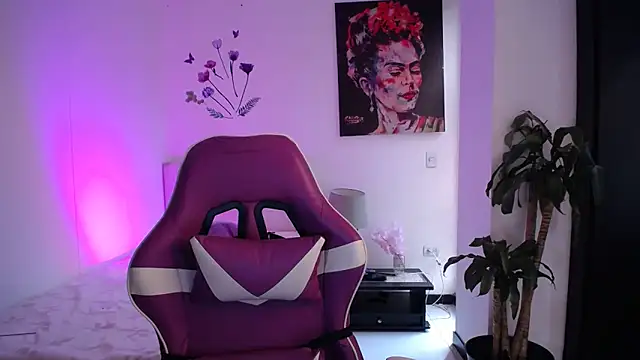 esmeraldaa230 online show from 03/05/26, 07:43