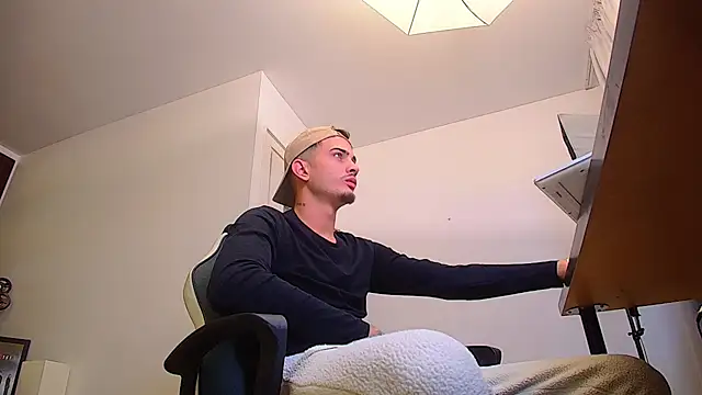 BrandonTate online show from 10/01/25, 04:07