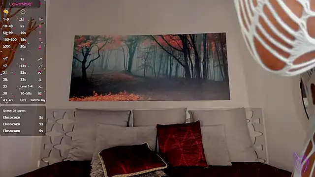 LunaRuso online show from 02/09/25, 02:28