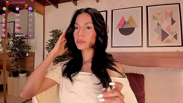 LunaRuso online show from 03/18/26, 07:17