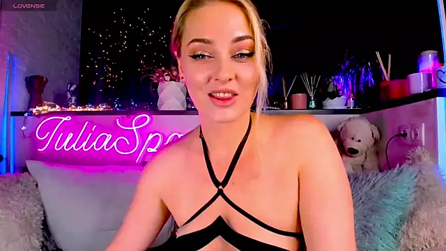  JuliaSpace  online show from 12/08/24, 03:56