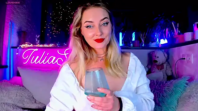  JuliaSpace  online show from 12/29/24, 07:00