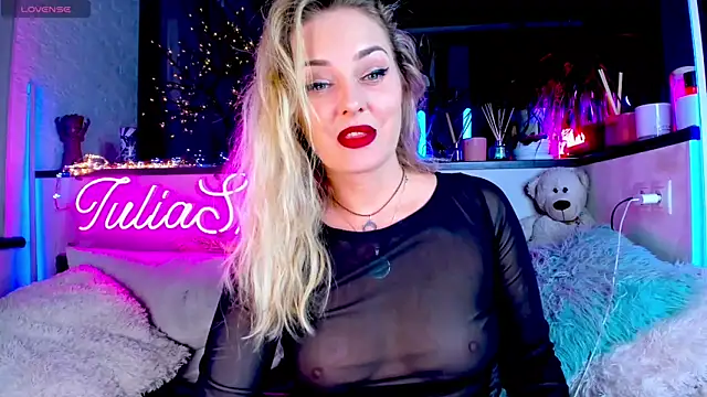  JuliaSpace  online show from 01/17/25, 06:54