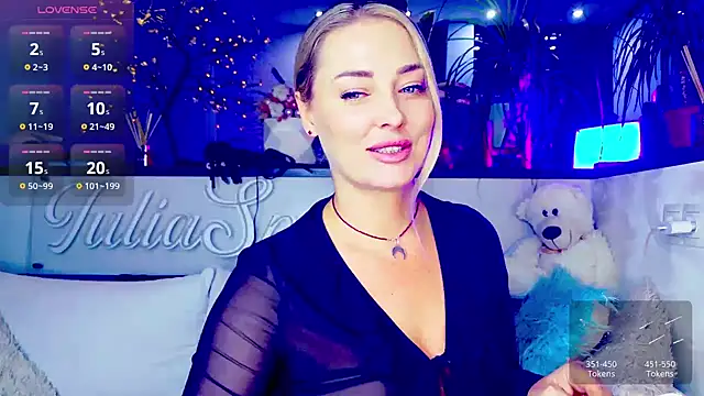  JuliaSpace  online show from 11/06/25, 05:47