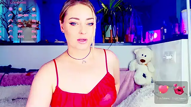  JuliaSpace  online show from 05/17/26, 04:03