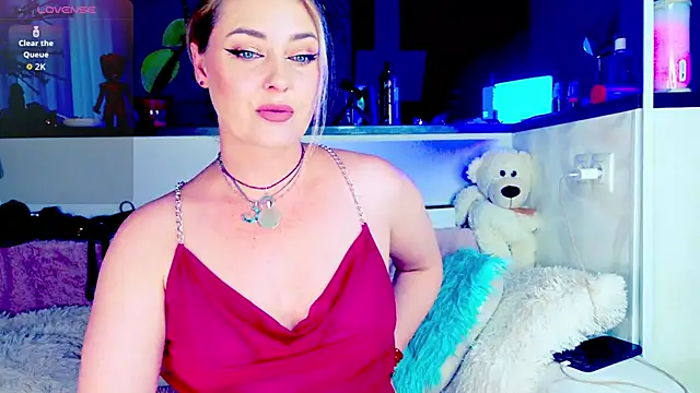 Snapshot of _JuliaSpace_ chatting on 07/23/26, 04:49 JuliaSpace online show from 07/23/26, 04:49
