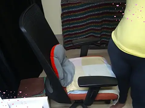 Arushisingh8888 online show from 11/25/25, 10:26