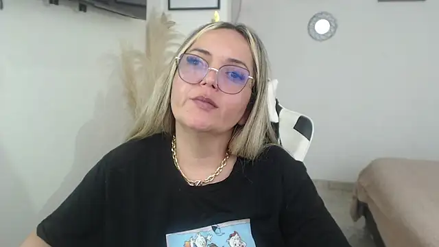 Snapshot of samy_vsn chatting on 04/18/26, 07:58 samy vsn online show from 04/18/26, 07:58
