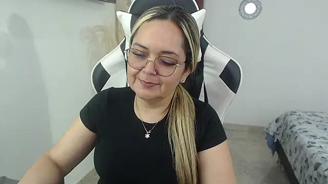 Snapshot of samy_vsn chatting on 05/08/26, 06:13 samy vsn online show from 05/08/26, 06:13