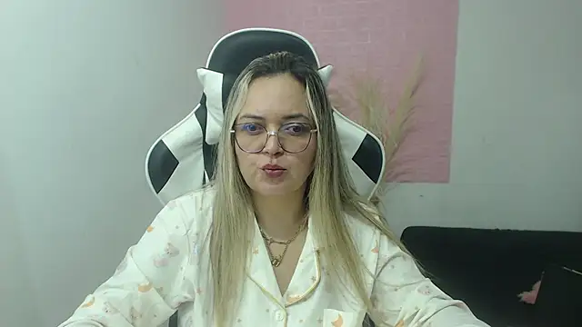 Snapshot of samy_vsn chatting on 05/30/26, 05:21 samy vsn online show from 05/30/26, 05:21