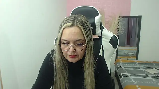 Snapshot of samy_vsn chatting on 07/10/26, 06:10 samy vsn online show from 07/10/26, 06:10