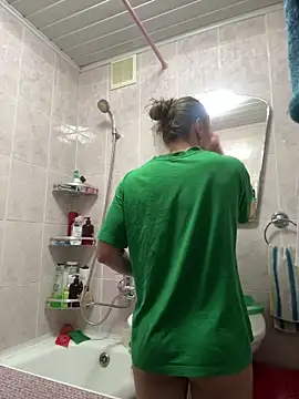 Snapshot of AlisaKissss chatting on 12/17/24, 06:13 AlisaKissss online show from 12/17/24, 06:13