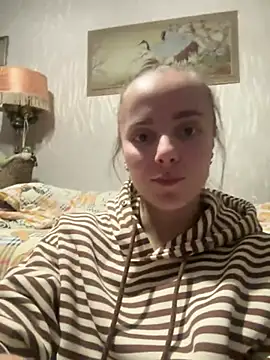 Snapshot of AlisaKissss chatting on 12/29/24, 07:32 AlisaKissss online show from 12/29/24, 07:32