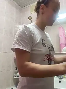 Snapshot of AlisaKissss chatting on 02/08/25, 06:44 AlisaKissss online show from 02/08/25, 06:44