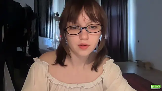 Snapshot of electric_babe chatting on 06/15/26, 01:24 electric babe online show from 06/15/26, 01:24