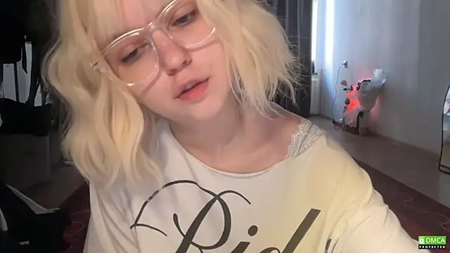 Snapshot of electric_babe chatting on 07/19/26, 02:10 electric babe online show from 07/19/26, 02:10