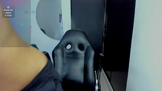 Snapshot of valentino_santoss chatting on 09/29/25, 06:35 valentino santoss online show from 09/29/25, 06:35