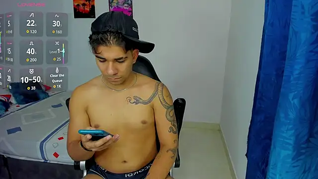 Snapshot of valentino_santoss chatting on 10/16/25, 06:20 valentino santoss online show from 10/16/25, 06:20