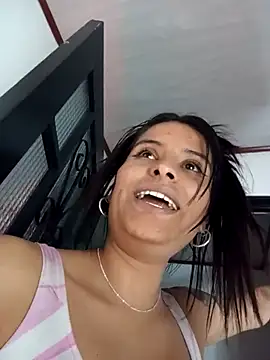 Snapshot of _elektrah chatting on 10/04/25, 11:14  elektrah online show from 10/04/25, 11:14